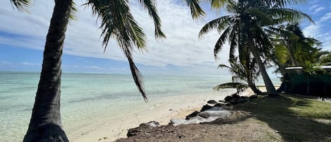 Una spiaggia nelle vicinanze