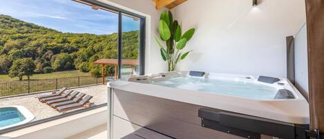 Bain à remous intérieur