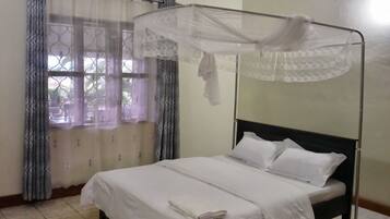 6 bedrooms, WiFi, bed sheets