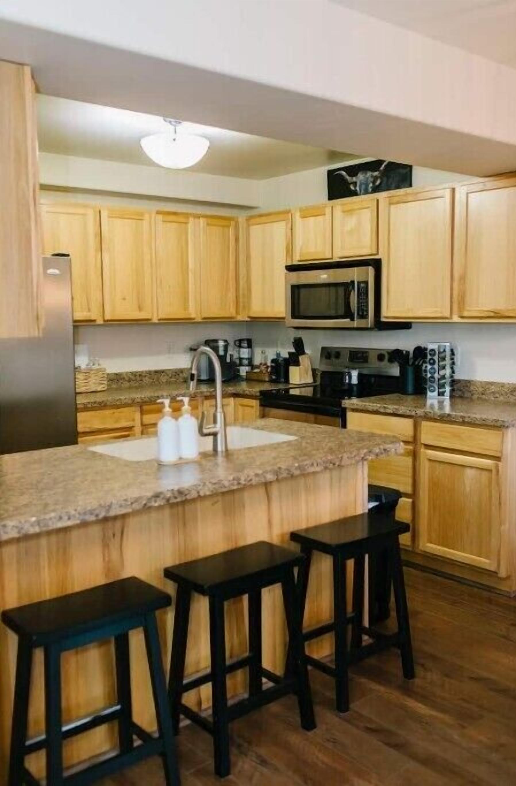 冰箱、微波炉、烤箱、炉灶