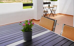 Outdoor dining - Lovely apartment in Balsicas with outdoor swimming pool (Balsicas)