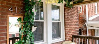 Vintage inspired 2 bdr home in Pittsburgh near city views