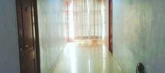 Spacious room close to Lagos Airport ikeja w/Air conditioner