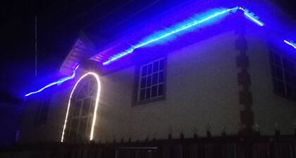 Spacious room close to Lagos Airport ikeja w/Air conditioner