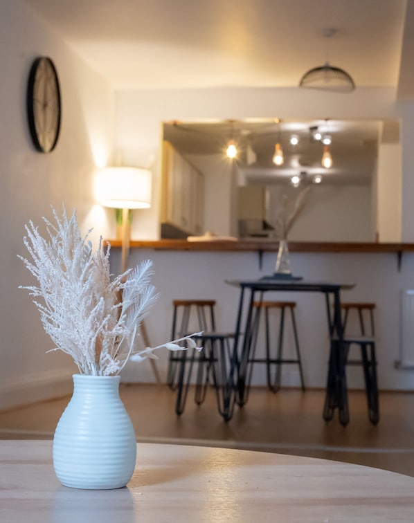 Apartment, Multiple Beds | Interior