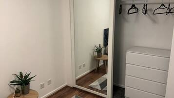 1 soverom, strykejern/-brett, wi-fi og sengetøy