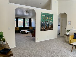 Smart TV, fireplace, table tennis