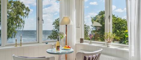 تناول الطعام