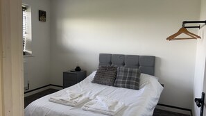 3 bedrooms, iron/ironing board, free WiFi, bed sheets - Beautiful 3-bed Barn in Uttoxeter (Uttoxeter)