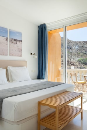 2 عدّة غرف نوم ومكواة/لوح كي وواي فاي وملاءات أسرّة