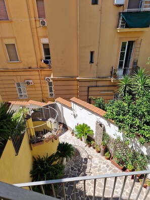 Property grounds - Veronica's Veracious Rooms B&B (Napoli)
