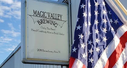 Cute Cozy and clean apartment in the heart of Buhl.