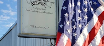 Cute Cozy and clean apartment in the heart of Buhl.