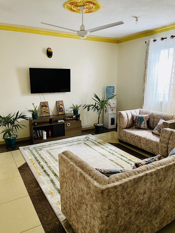 Living area - Beautifully furnished apartment curated to host 2 guests comfortably. (Mombasa)