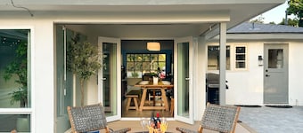 Mid-Century Modern Oasis in La Jolla Shores: Steps to Beach, Fun for Families!