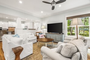 Een televisie en een kantoor