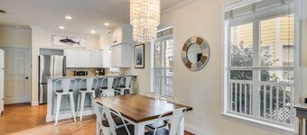 Dog-Friendly Cottage | Shuffleboard | Blue Heron | My Beach Getaways