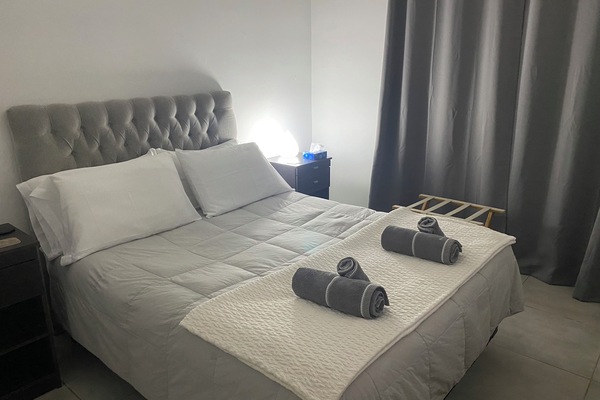 2 habitaciones, tabla de planchar con plancha y wifi gratis