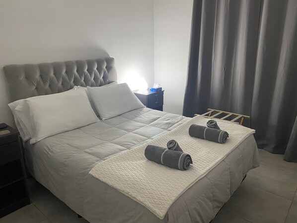 2 chambres, fer et planche à repasser, Wi-Fi gratuit, draps fournis