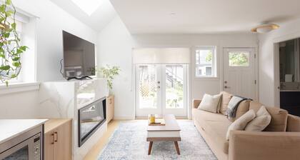 Luxury Laneway House near VGH, Children's Hospital, BC Place for FIFA & Downtown