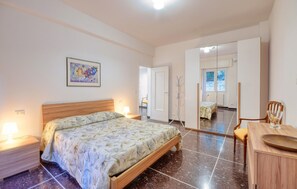 2 bedrooms, iron/ironing board, travel crib, free WiFi - La casa del Comandante (Genova)