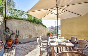 Outdoor dining - La casa del Comandante (Genova)
