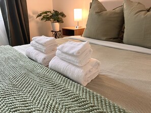 3 bedrooms, iron/ironing board, travel cot, free WiFi