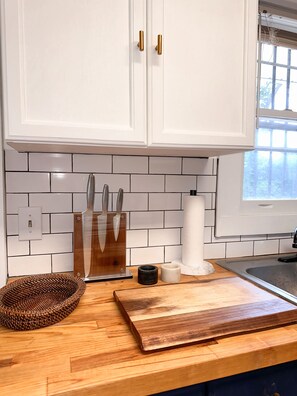 Interior - Asheville Cozy Downtown House: Private, Workspace (Asheville)