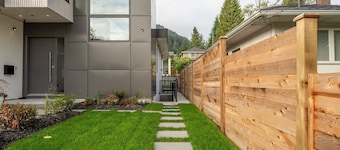 Modern, new suite close to trails, mountains and beaches