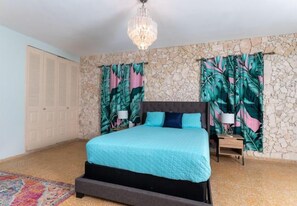 3 chambres, lit de bébé portatif