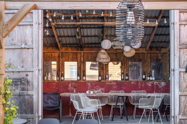 Outdoor dining - Lovely apartment at Solgaarden (9) Årsdale (Svaneke)