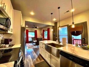 المنشأة من الداخل