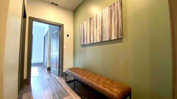 House, 1 Bedroom, Balcony, City View | Interior