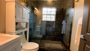 House, 1 Bedroom, Balcony, City View | Bathroom