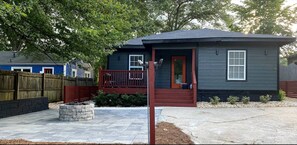 Exterior - Luxury Modern - Minutes From Everything, Atlanta (Atlanta)