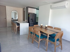 Dining - Cozy 3 bedroom apartment, with air conditioner. One block away from VIVA MALL (Envigado)