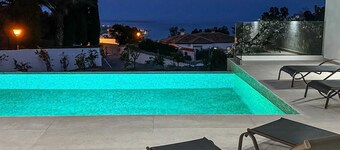 Luxury villa with stunning views and swimming pool