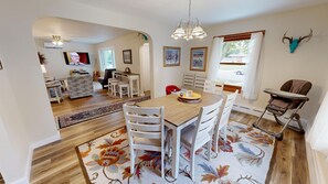 Dining - Turquoise Squirrel 27 : Lodge - walking distance to all amenities. (Clara City)
