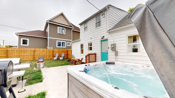 Terrace/patio - Turquoise Squirrel 27 : Lodge - walking distance to all amenities. (Clara City)