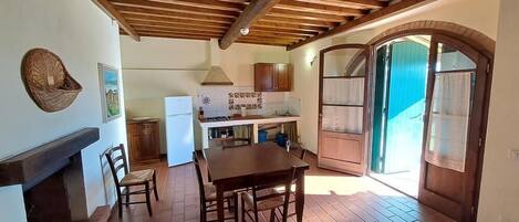 Wasserkocher mit Kaffee-/Teezubehör