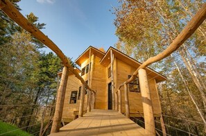 Exterior - Luxury Treehouse central Stowe/Waterbury. Borders State park. Walk to the Lake! (Waterbury Center)