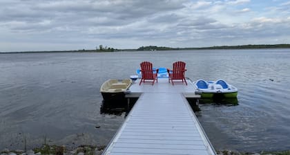 Sunrise net on Pigeon Lake 4 season cottage