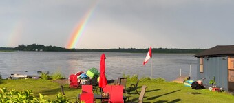 Sunrise net on Pigeon Lake 4 season cottage