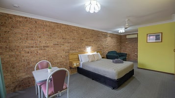 Deluxe kamer, 1 queensize bed | Individueel gedecoreerd, individueel gemeubileerd