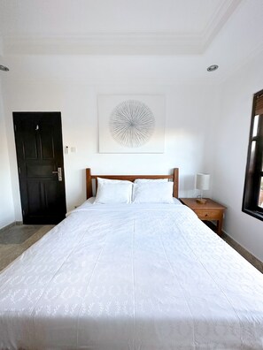 3 chambres, fer et planche à repasser, Wi-Fi, draps fournis