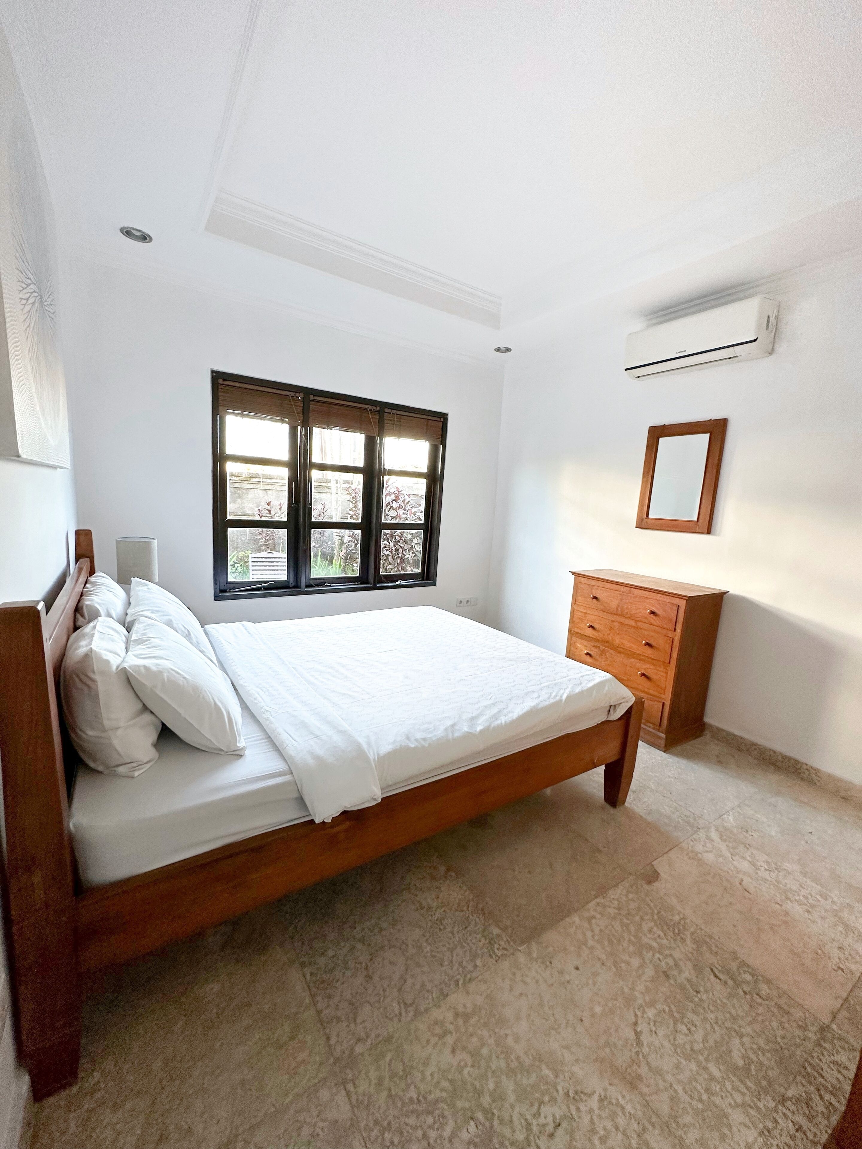 3 quartos, ferros/tábuas de passar roupa, Wi-Fi, roupa de cama