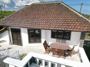 屋外ダイニングエリア