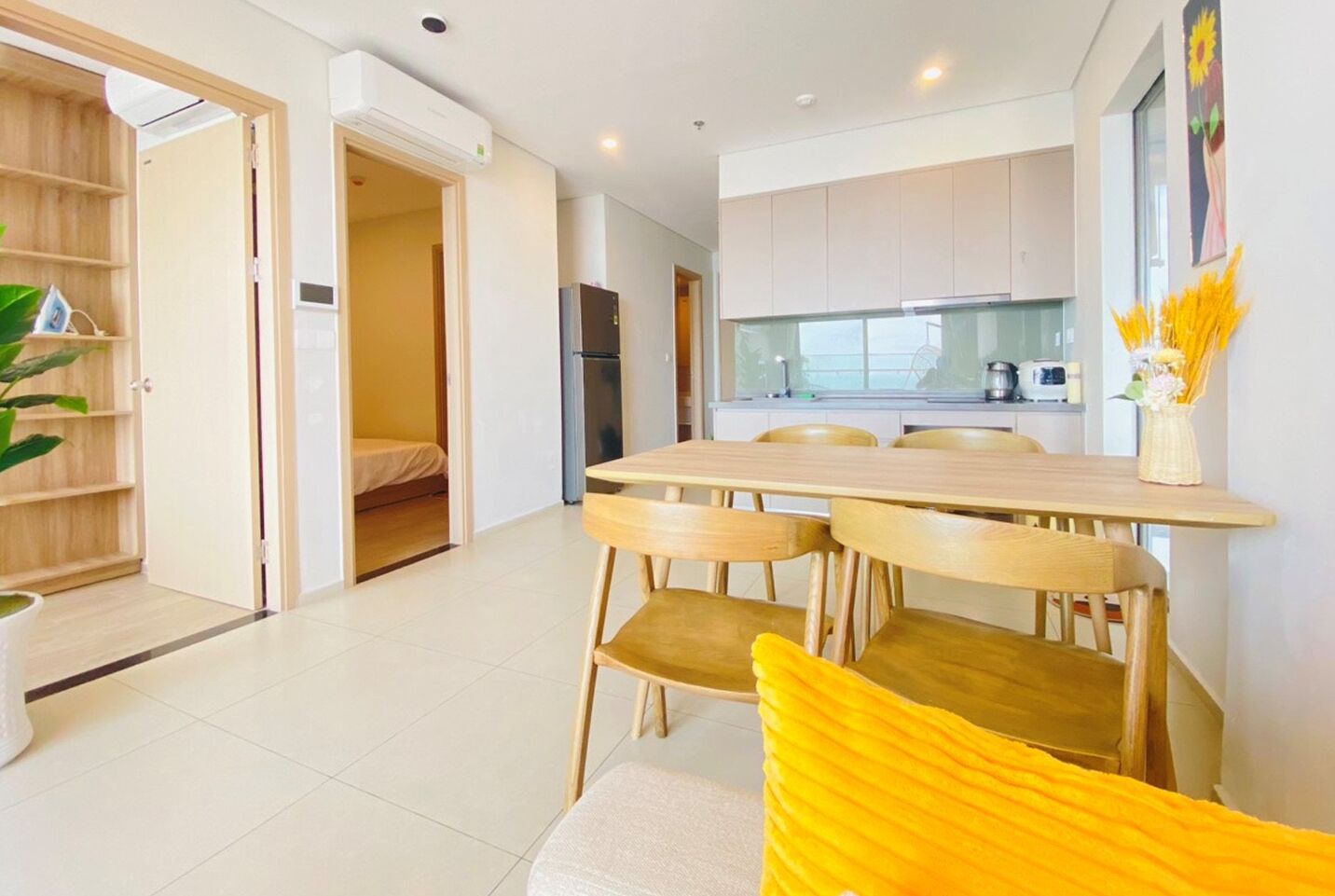 Family Apartment | Private kitchen | Fridge, microwave, stovetop, rice cooker
