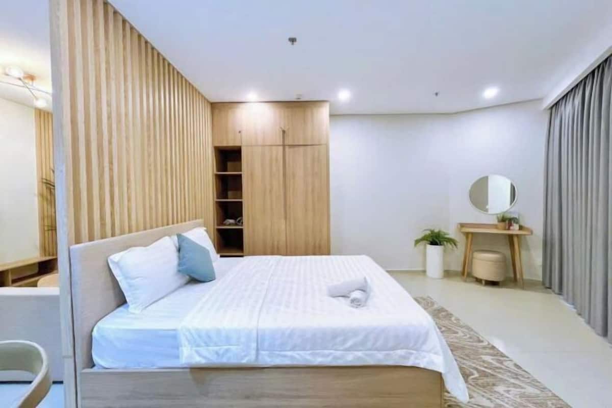 Egyptian cotton sheets, premium bedding, memory foam beds