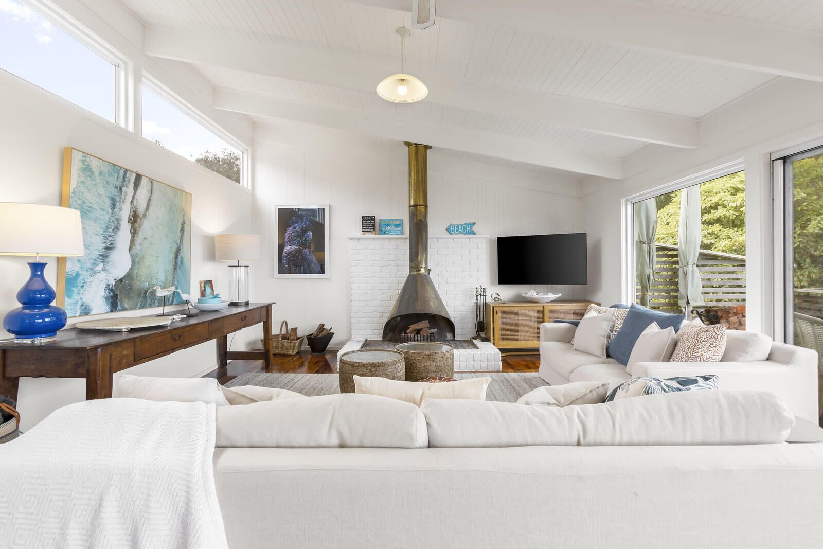 TV, fireplace, offices